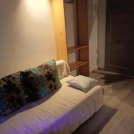 Azyl Lägenhet *