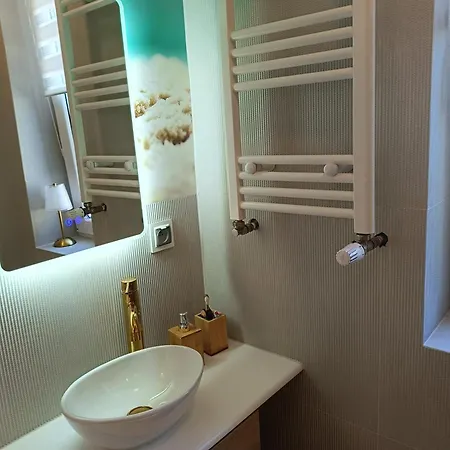 Azyl Apartmán